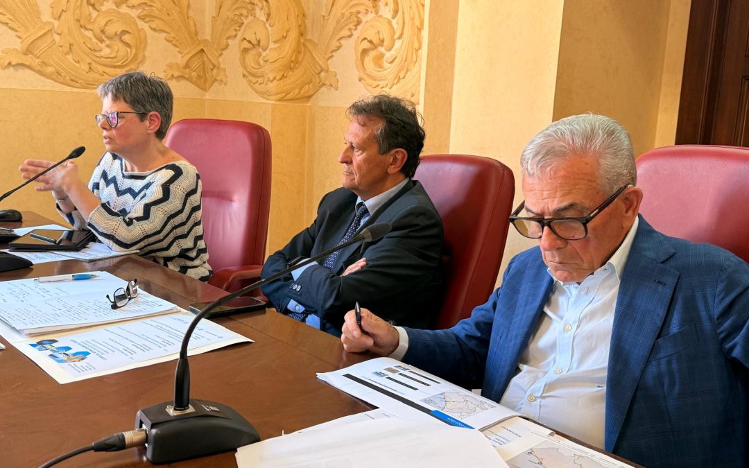 Infrastrutture e competitività, l’Abruzzo lancia le sue sfide